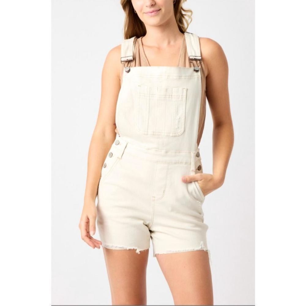JUDY BLUE distressed overall short in ecru Cream Size medium NWT